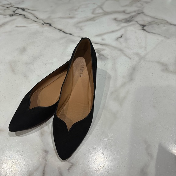 Like New indigo rd black flats - Picture 2 of 5